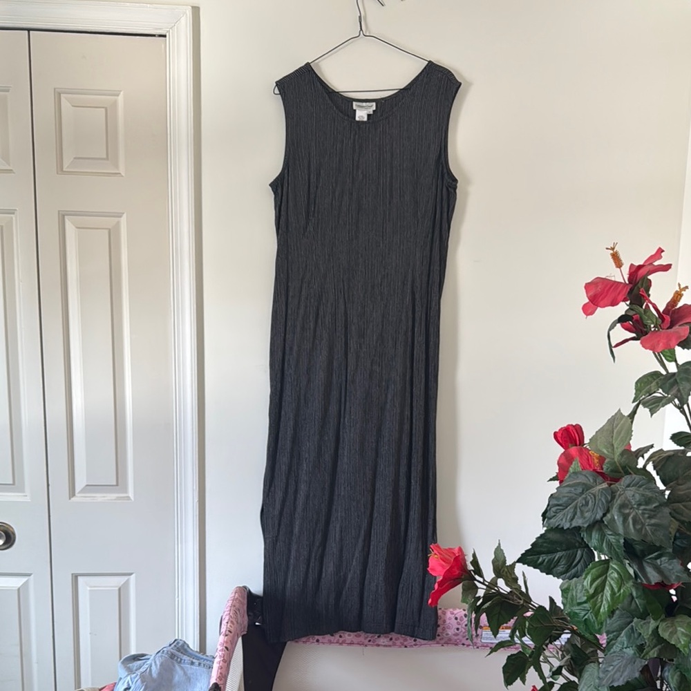 Sleeveless Black Maxi Dress